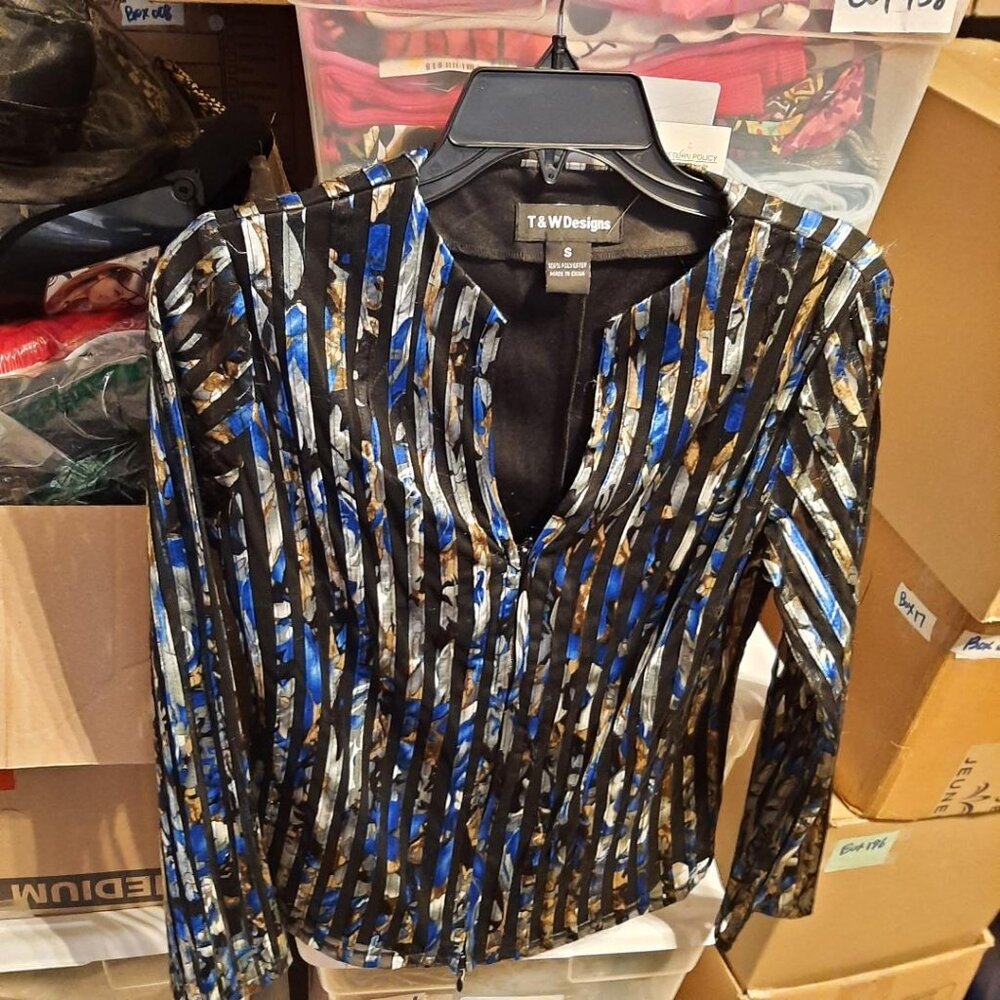 NEW TAG ! T & W Designs Mesh Ribbed Stripped Zippered Top Bell Sleeve Sz S